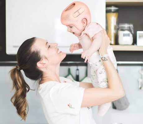 casca craniana orteza craniana bebelus cu mama